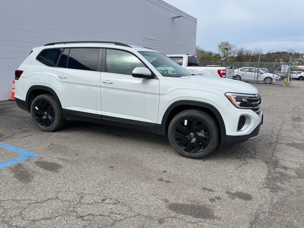 New 2025 Volkswagen Atlas SE AWD/4WD image 4