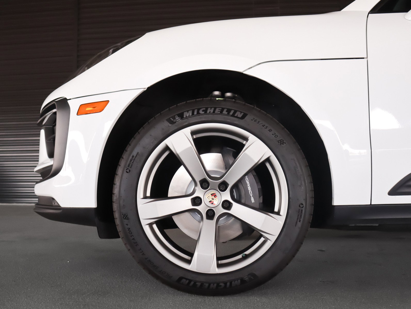 Used 2023 Porsche Macan AWD/4WD image 24