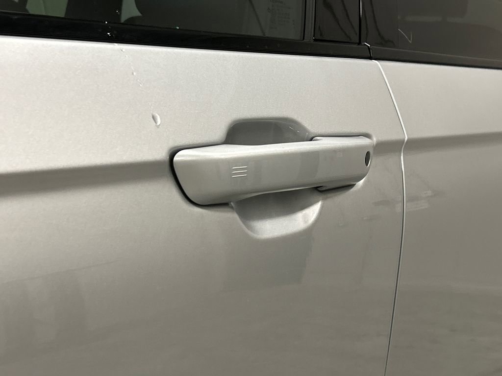 New 2026 Jeep Grand Cherokee Altitude image 13