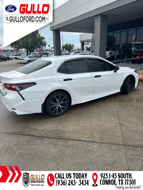Used 2022 Toyota Camry SE FWD image 3