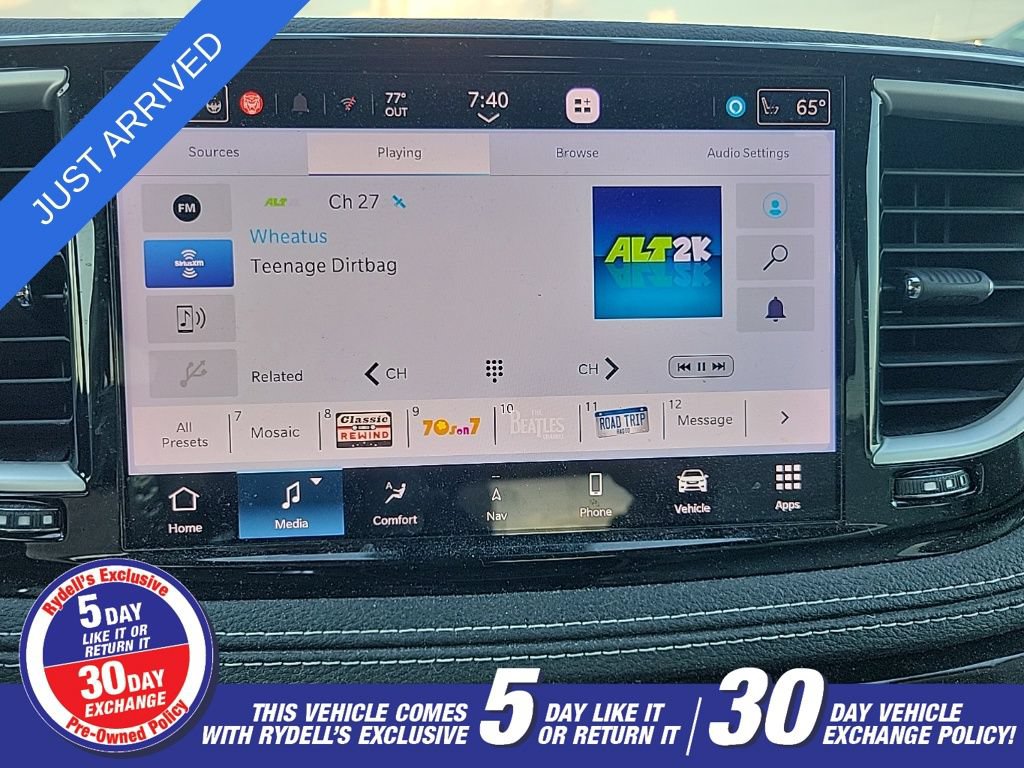 Used 2021 Chrysler Pacifica Touring-L w/ Premium & Safety Sphere Group AWD/4WD image 14