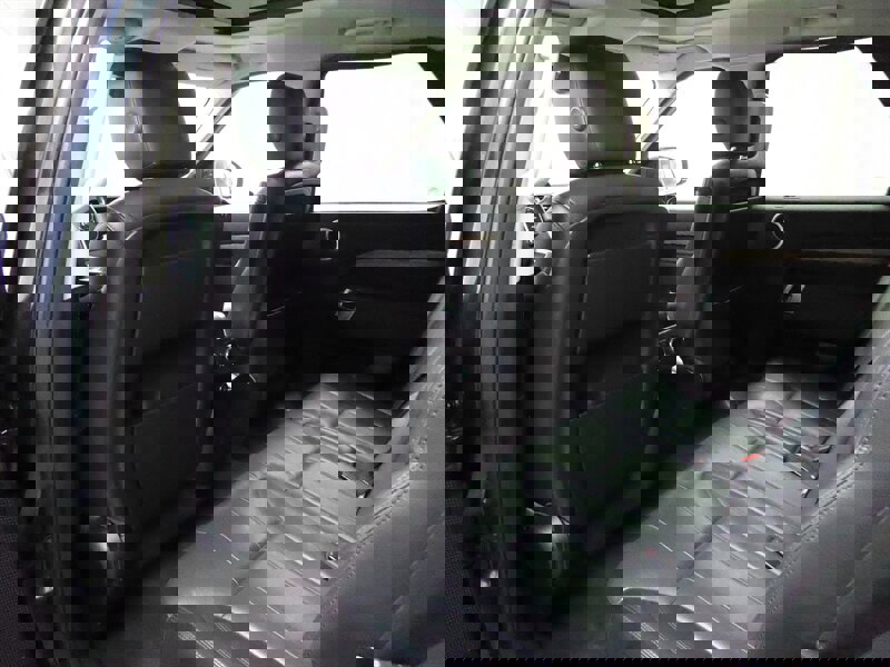 Used 2017 Land Rover Discovery HSE image 27