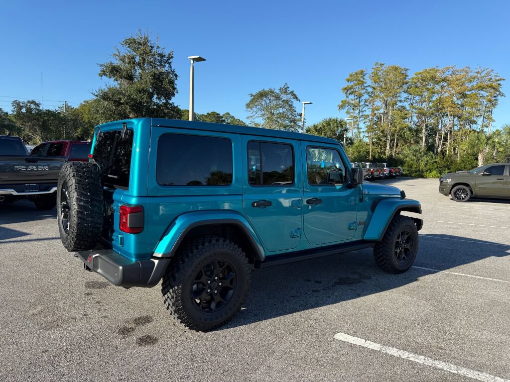 Used 2019 Jeep Wrangler Unlimited Sahara w/ Quick Order Package 24M Moab AWD/4WD image 3