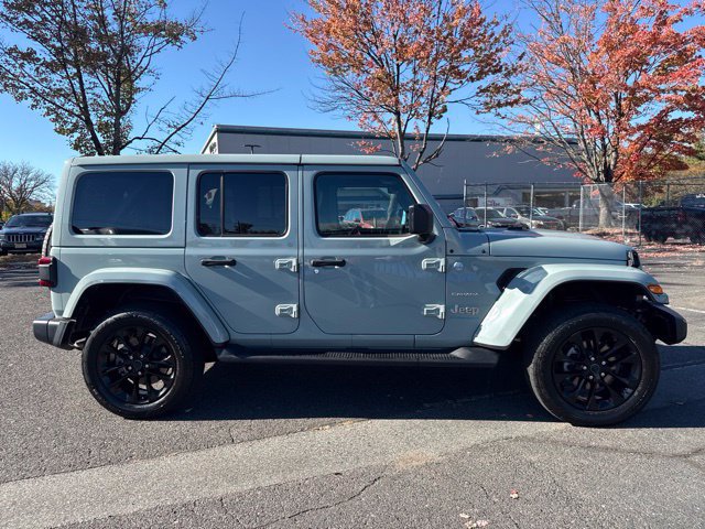 Used 2024 Jeep Wrangler Unlimited Sahara w/ Technology Group AWD/4WD image 13
