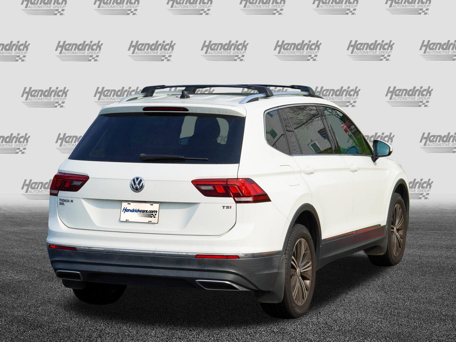 Used 2018 Volkswagen Tiguan SEL FWD image 8