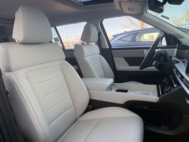 Certified 2025 Hyundai Santa Fe Calligraphy image 14