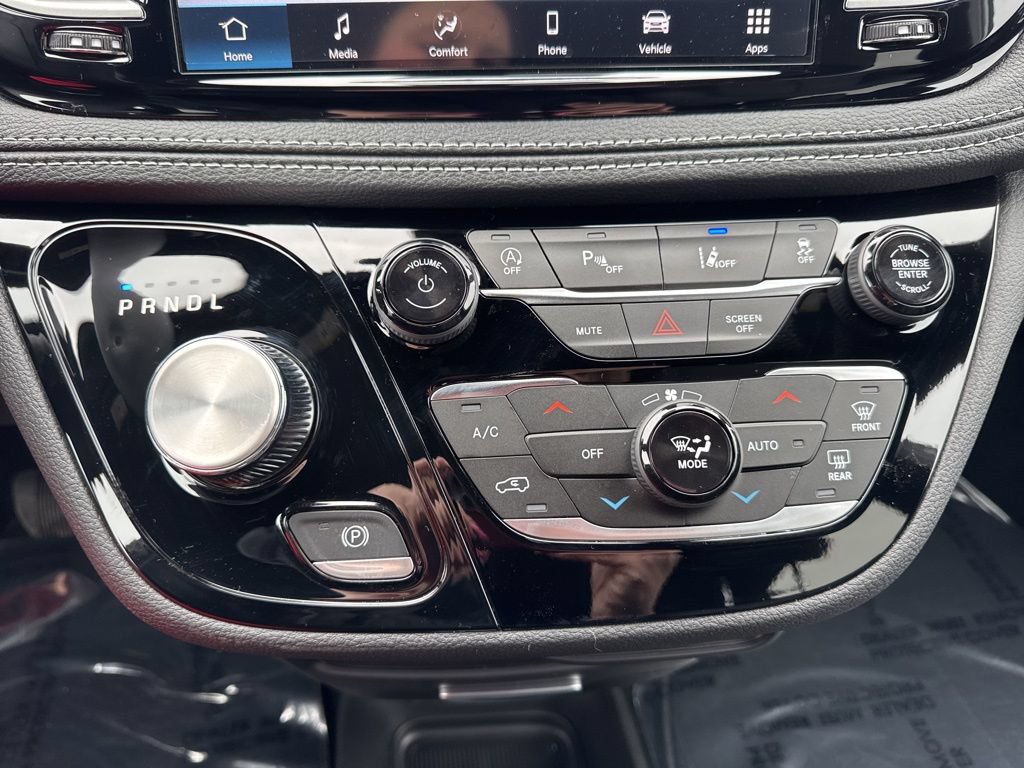 New 2026 Chrysler Pacifica Select AWD/4WD image 16