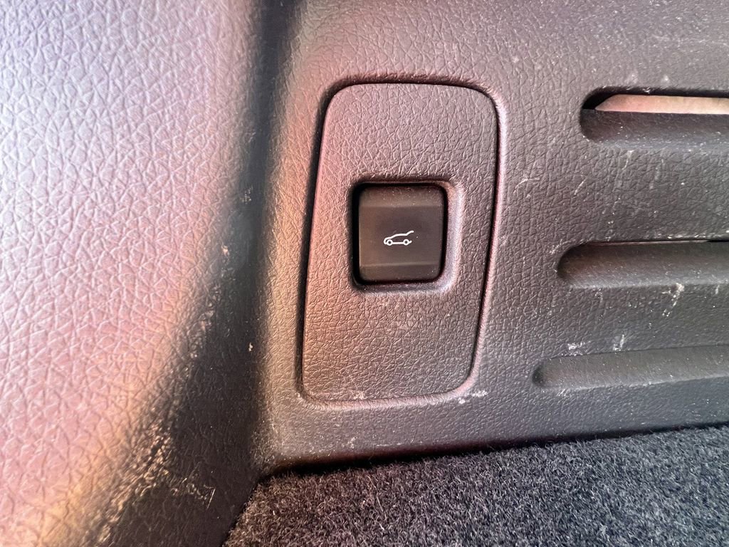 Used 2013 Ford Edge SEL image 31