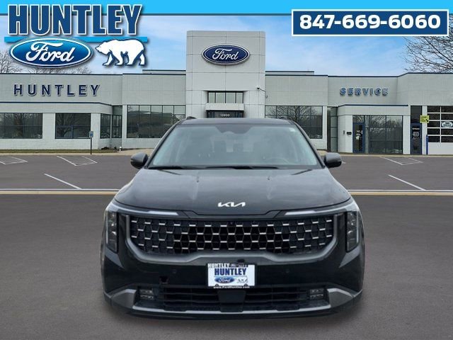 Used 2025 Kia Carnival SX w/ SX Dark Edition Package image 3