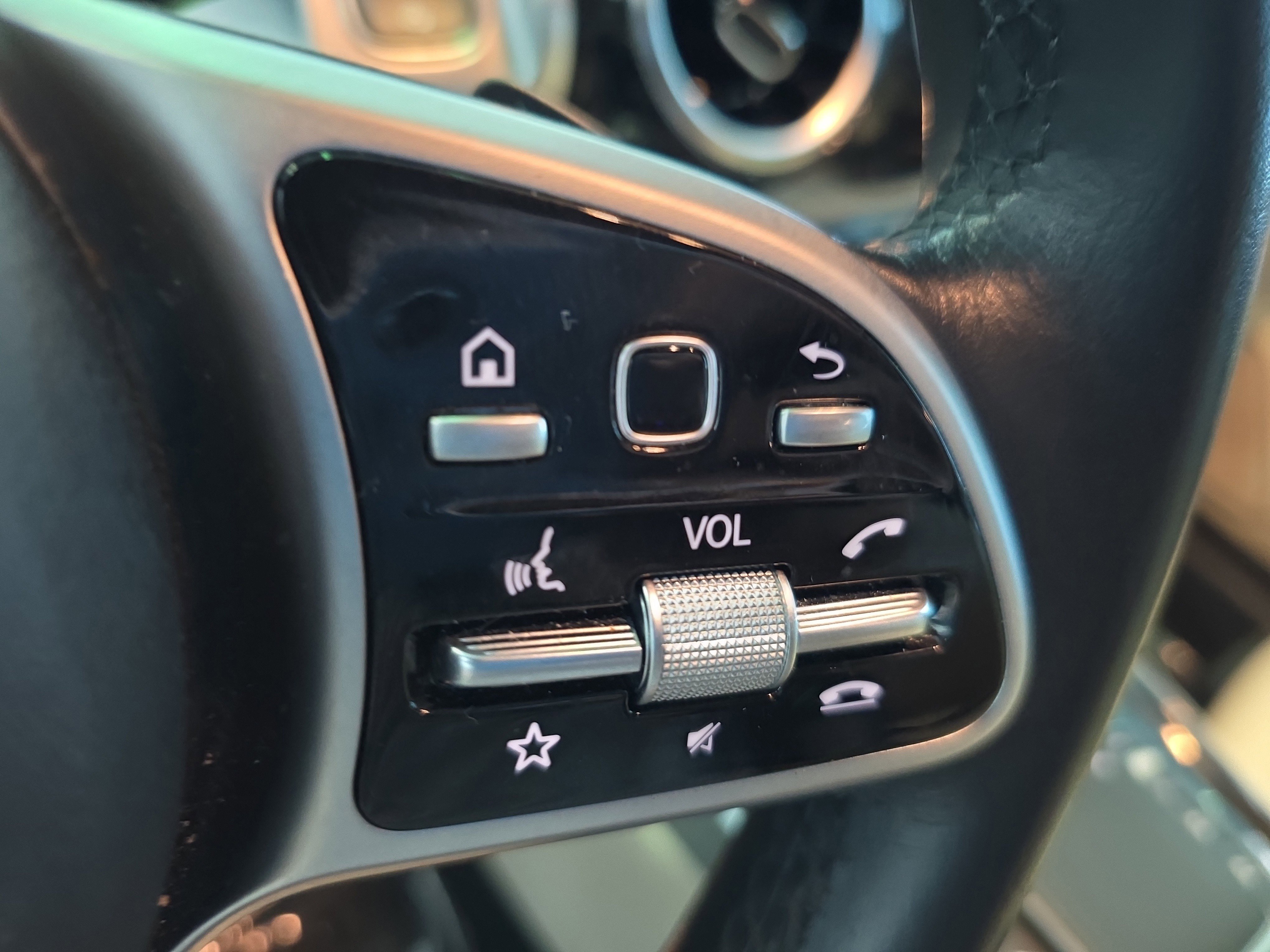 Used 2021 Mercedes-Benz GLB 250 4MATIC image 21