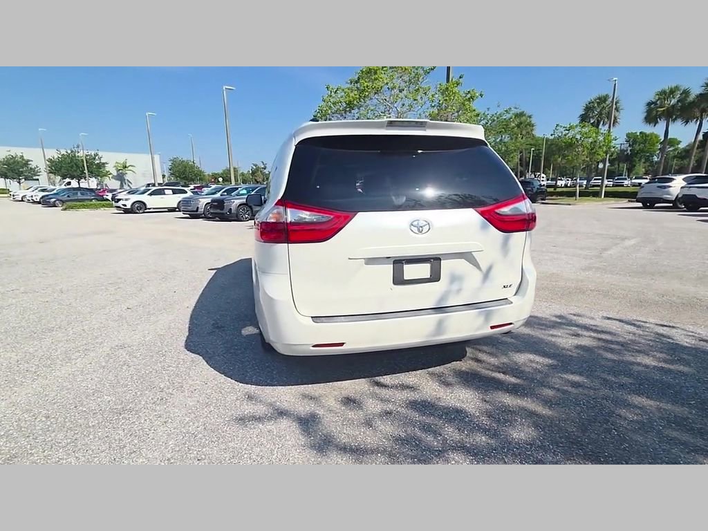 Used 2020 Toyota Sienna XLE FWD image 10