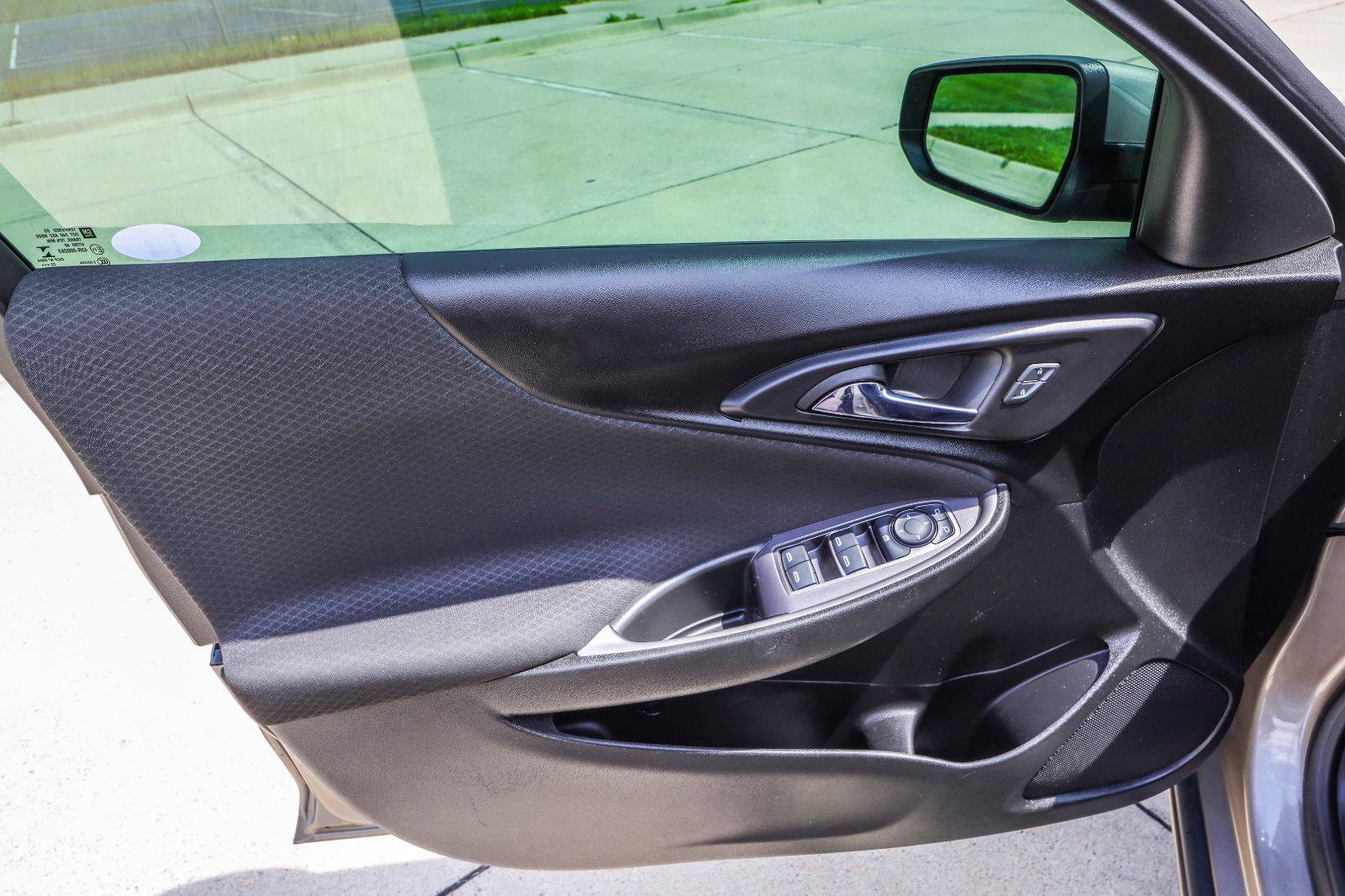 Used 2023 Chevrolet Malibu RS w/ LPO, Floor Liner Package FWD image 32