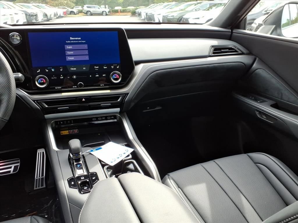 New 2026 Lexus TX 500h AWD image 10