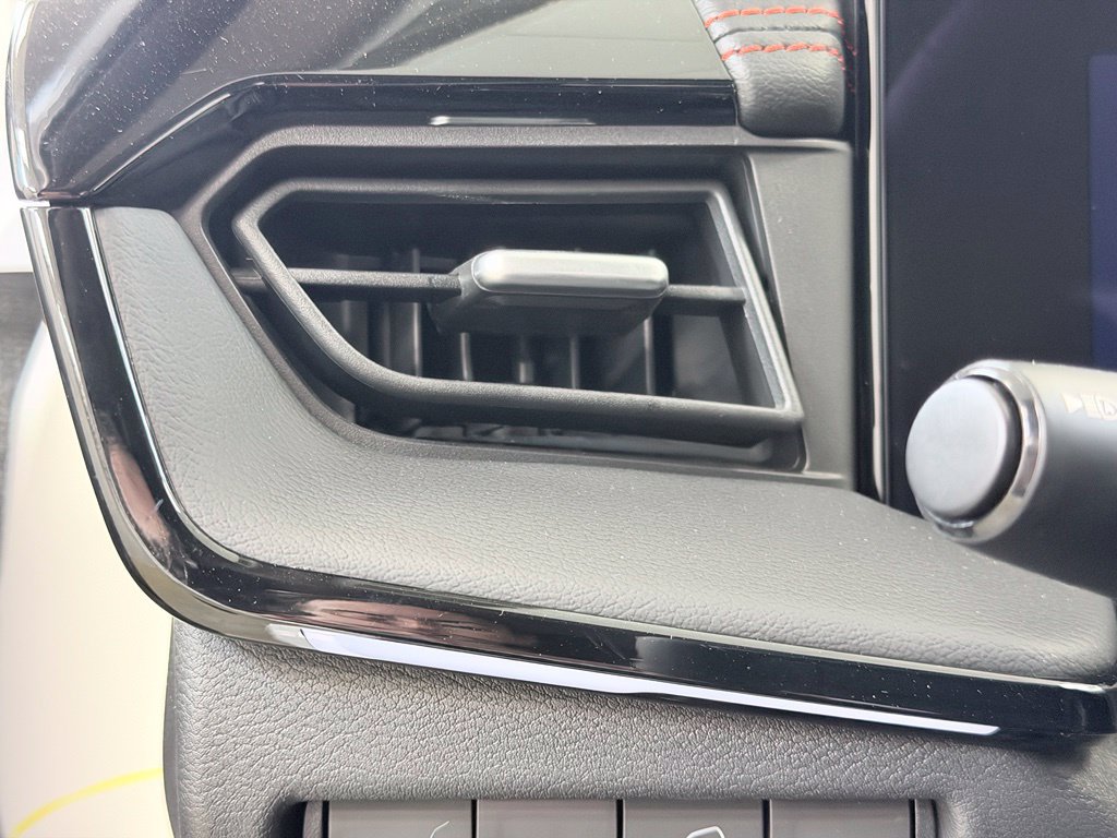 New 2027 Nissan Kicks SV w/ Rock Creek Edition AWD/4WD image 37