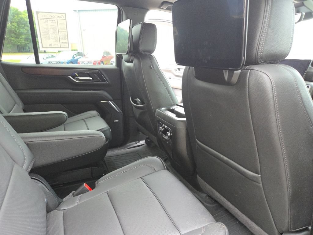 Used 2026 GMC Yukon Denali w/ Denali Reserve Package AWD/4WD image 19