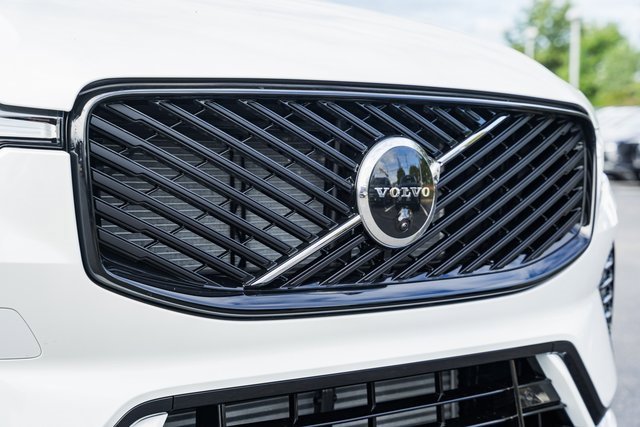 New 2026 Volvo XC60 T8 Plus w/ Protection Package Premier image 11