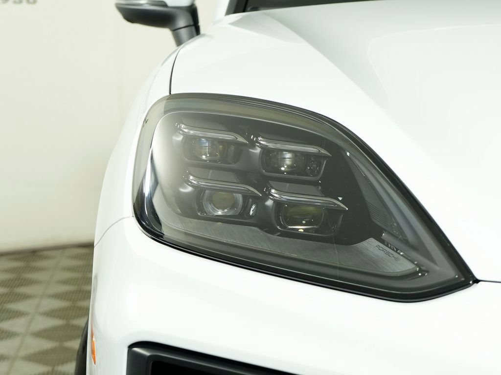Certified 2026 Porsche Cayenne S AWD/4WD image 11