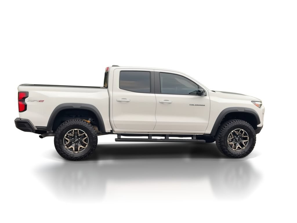 Used 2025 Chevrolet Colorado ZR2 w/ Technology Package AWD/4WD image 9