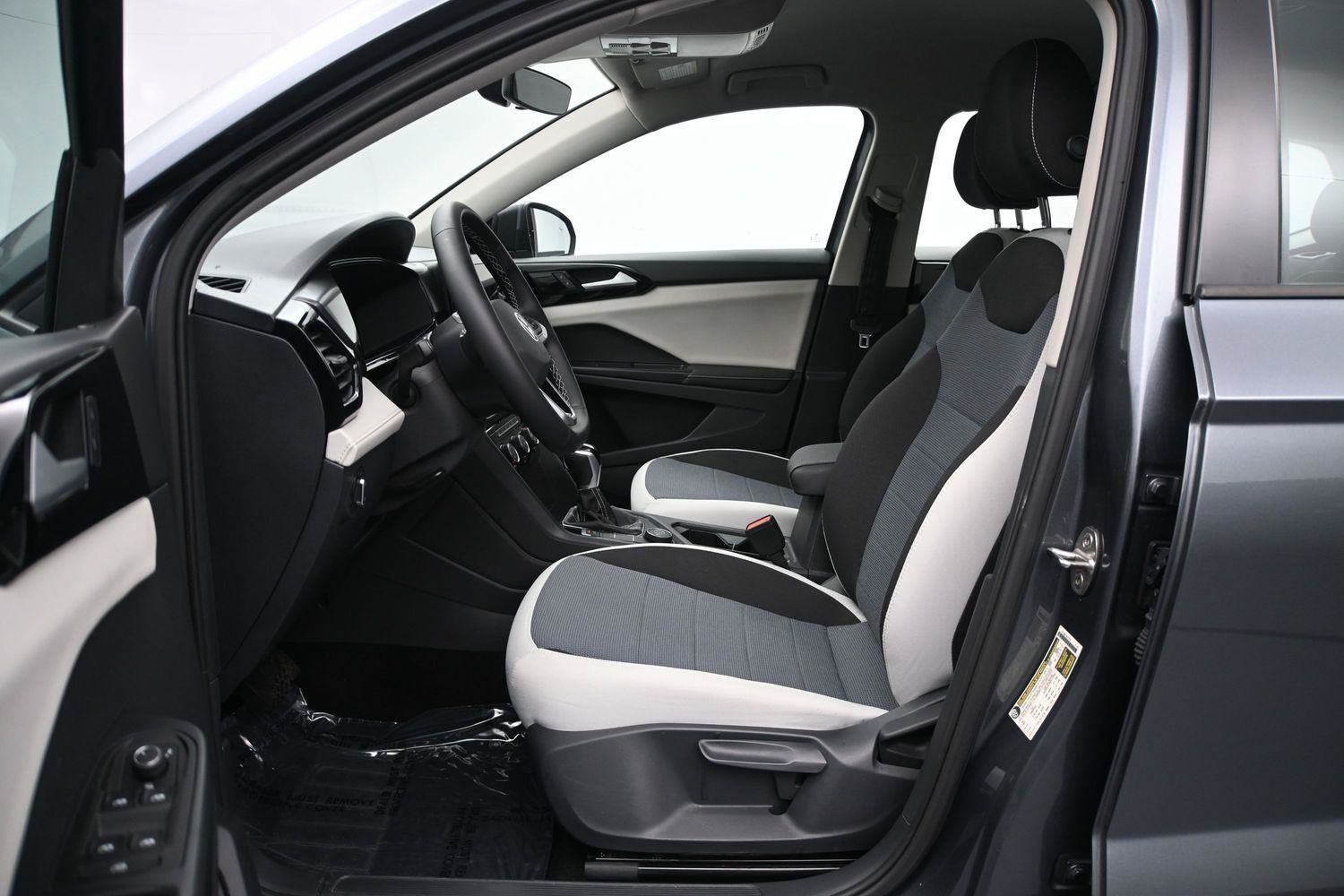 Certified 2025 Volkswagen Taos S AWD/4WD image 8