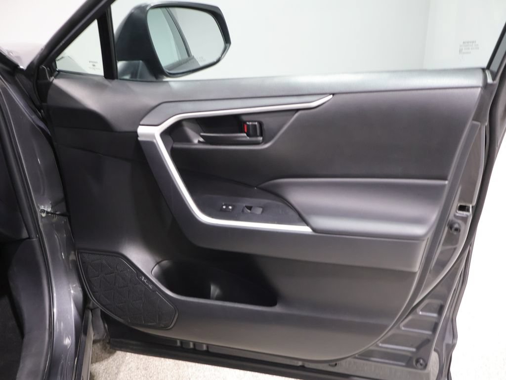 Used 2025 Toyota RAV4 LE AWD/4WD image 23