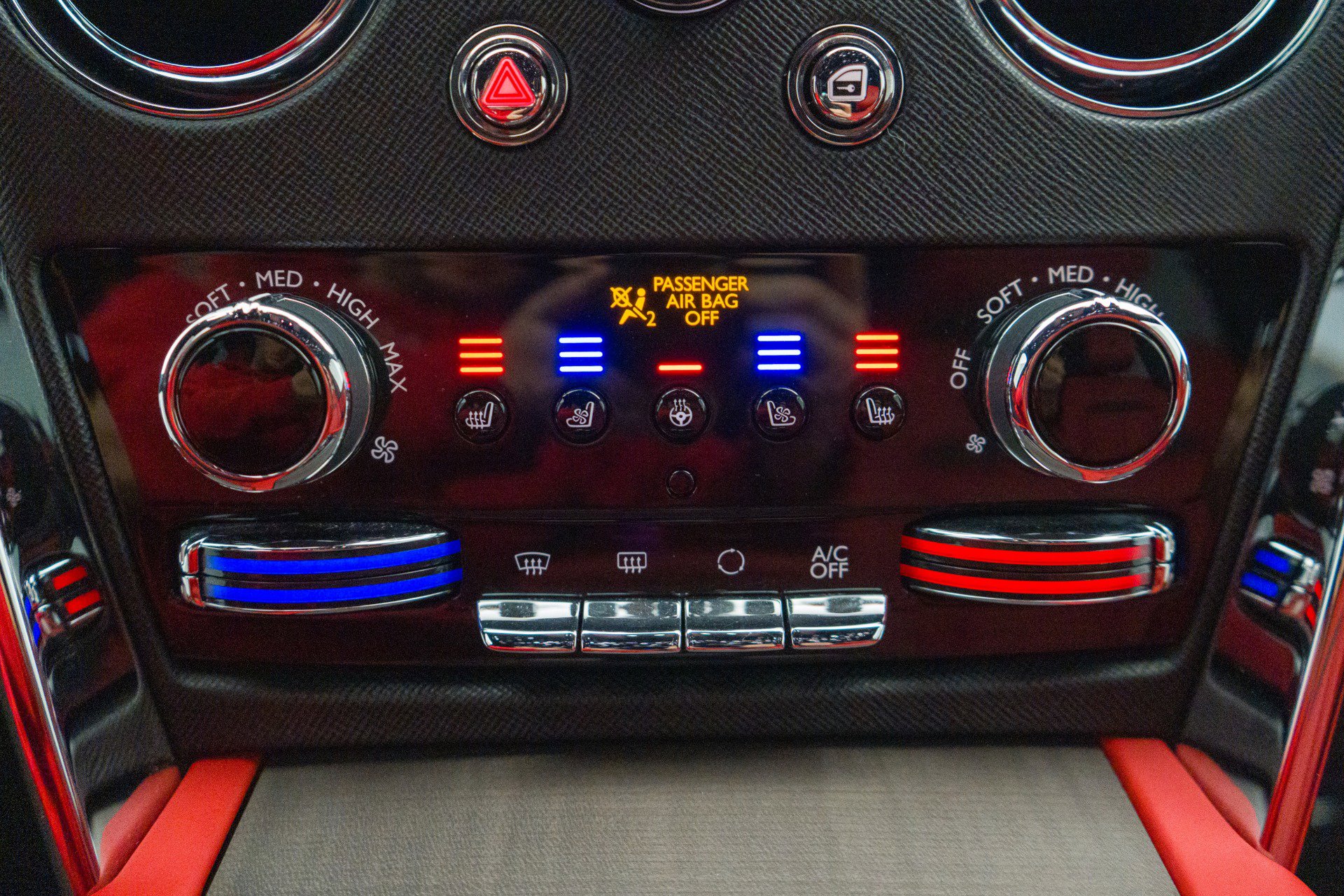 Used 2024 Rolls-Royce Cullinan image 28