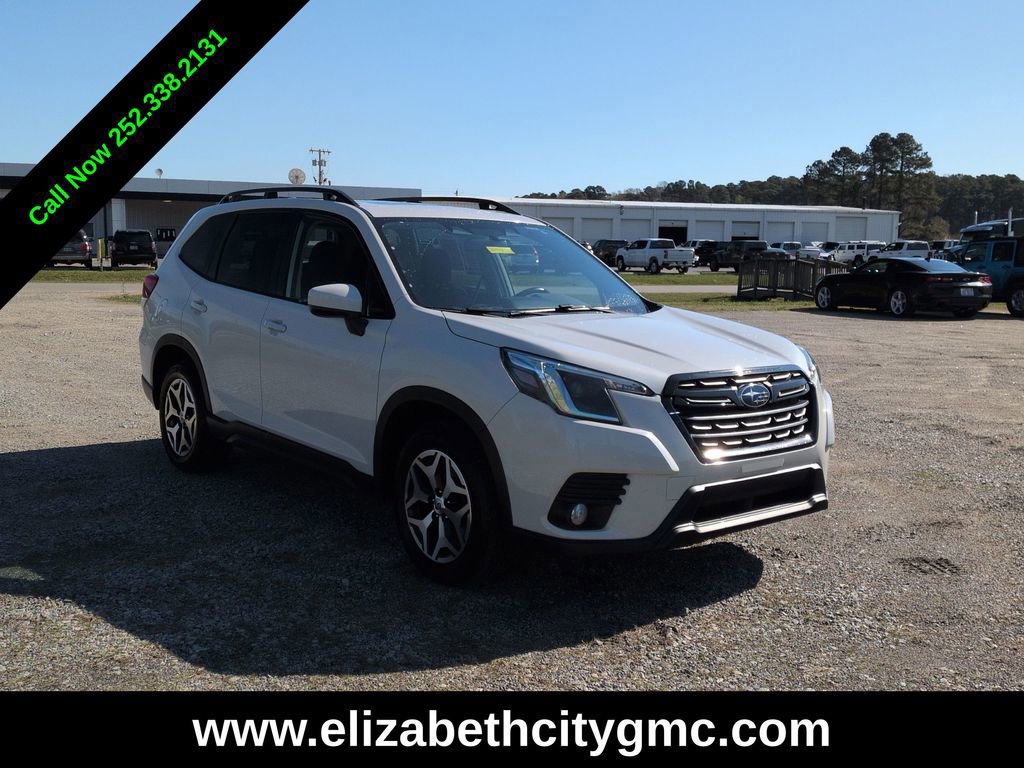 Used 2023 Subaru Forester Premium image 2
