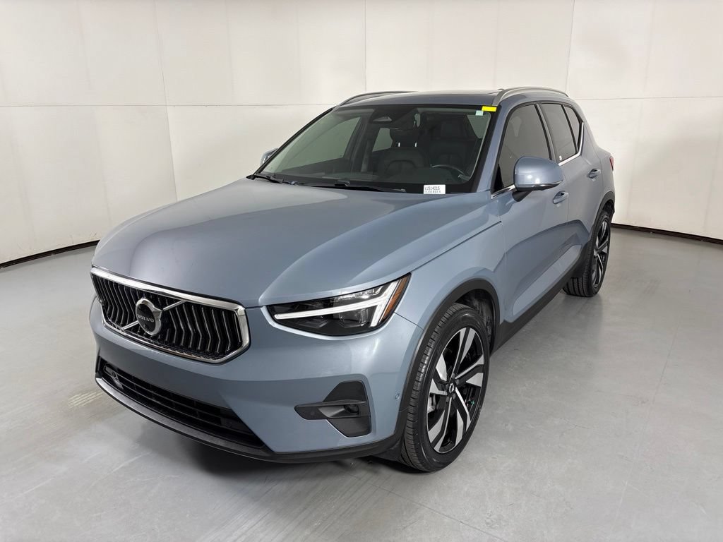 Used 2023 Volvo XC40 B5 Ultimate w/ Protection Package Premier AWD/4WD image 4