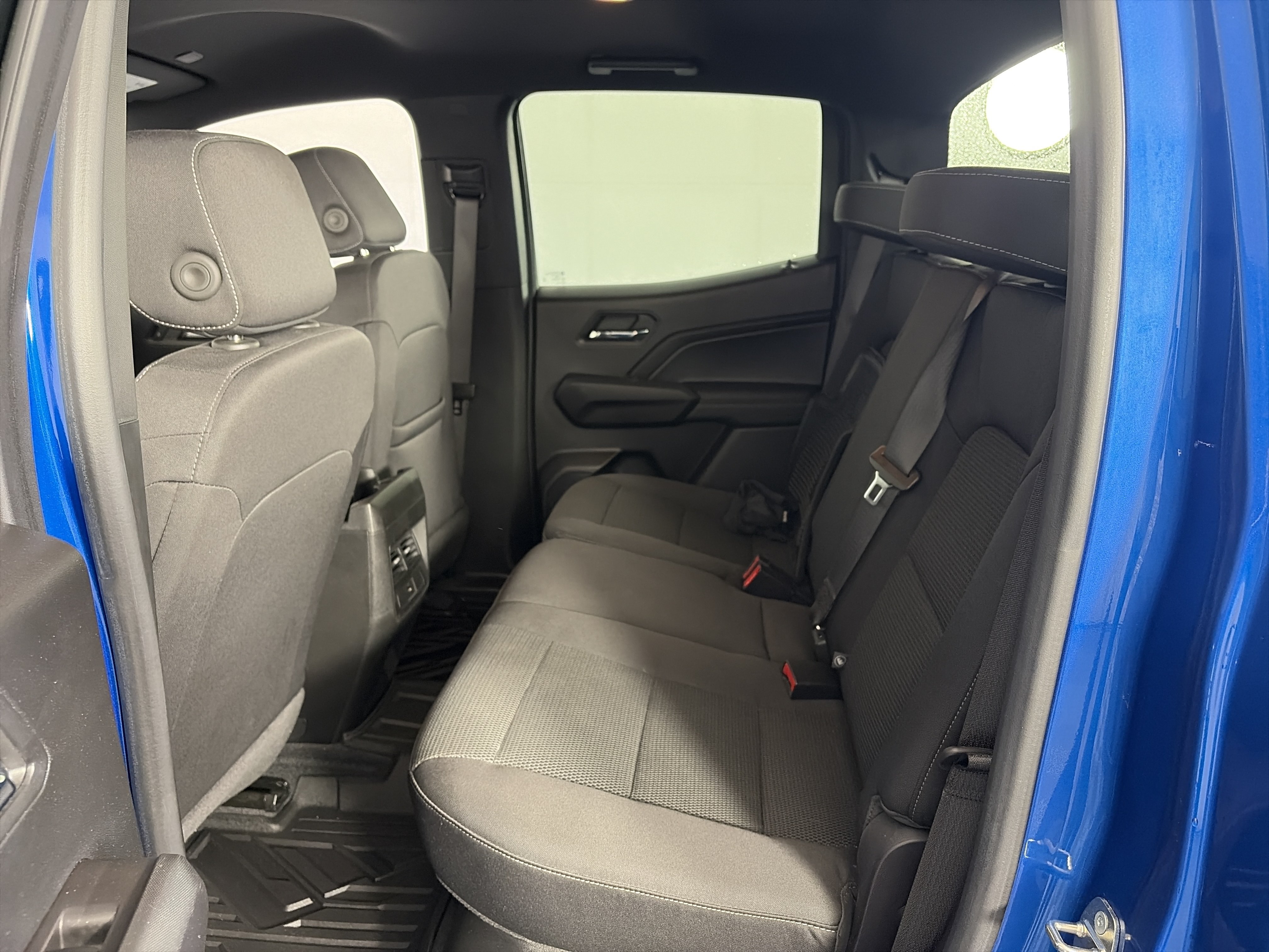 Used 2023 Chevrolet Colorado LT w/ Advanced Trailering Package AWD/4WD image 9