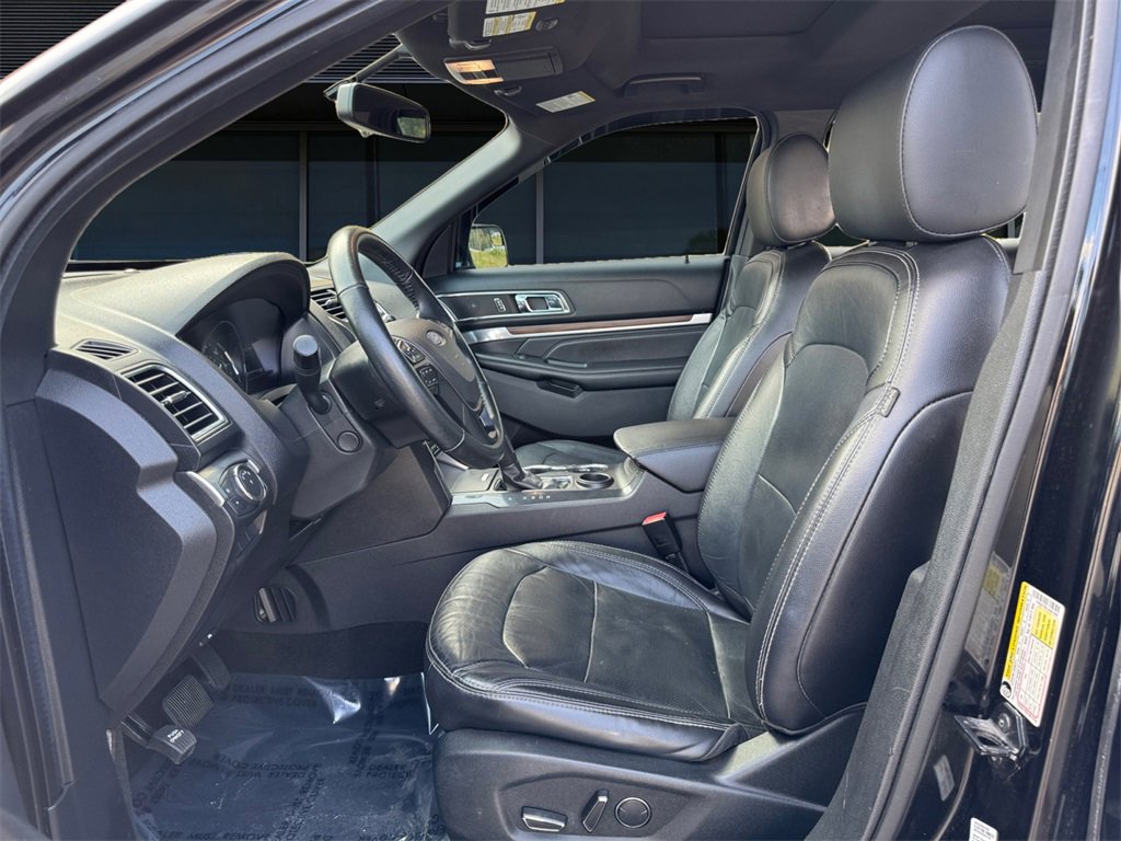 Used 2018 Ford Explorer Limited image 14