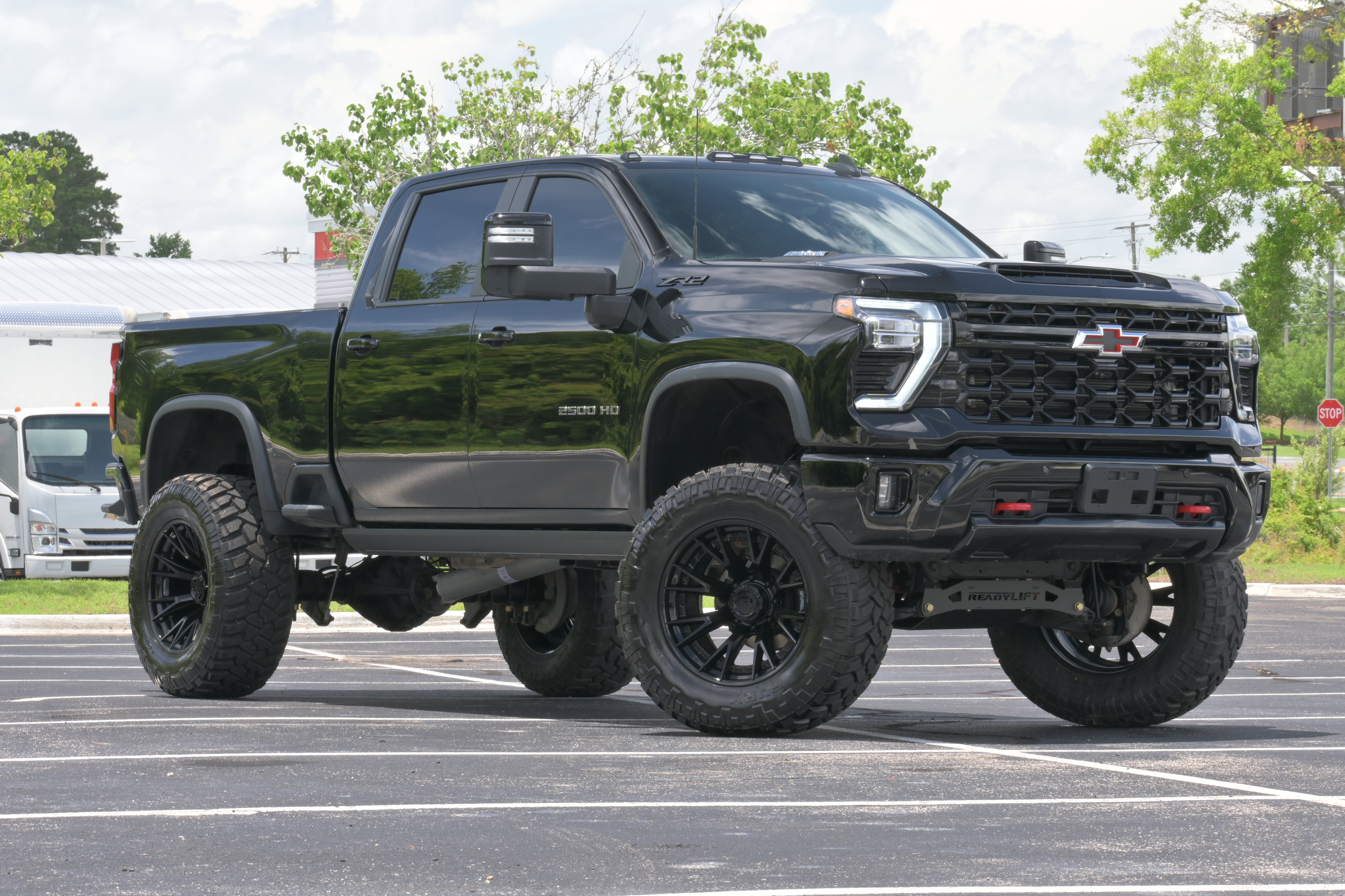 Used 2025 Chevrolet Silverado 2500 ZR2 w/ Technology Package AWD/4WD image 2