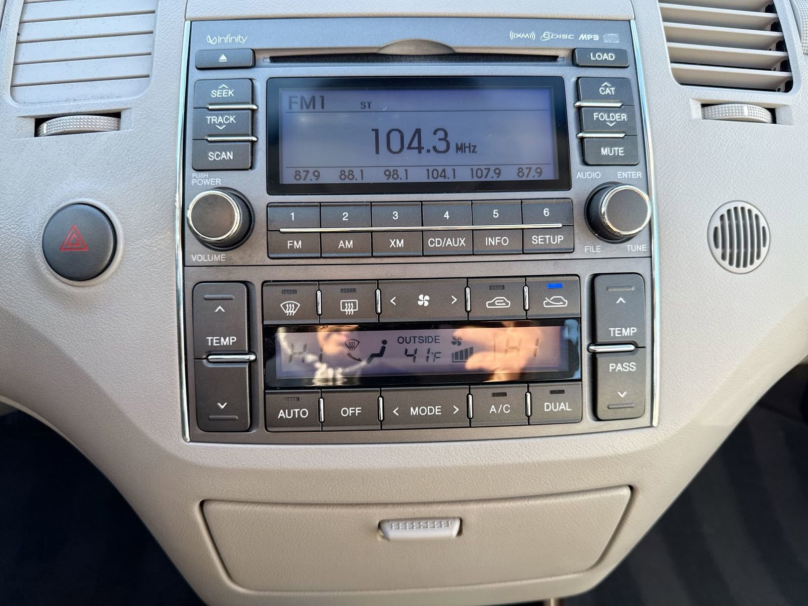 Used 2011 Hyundai Azera Limited w/ Logic 7 Surround Sound Pkg 4 image 18