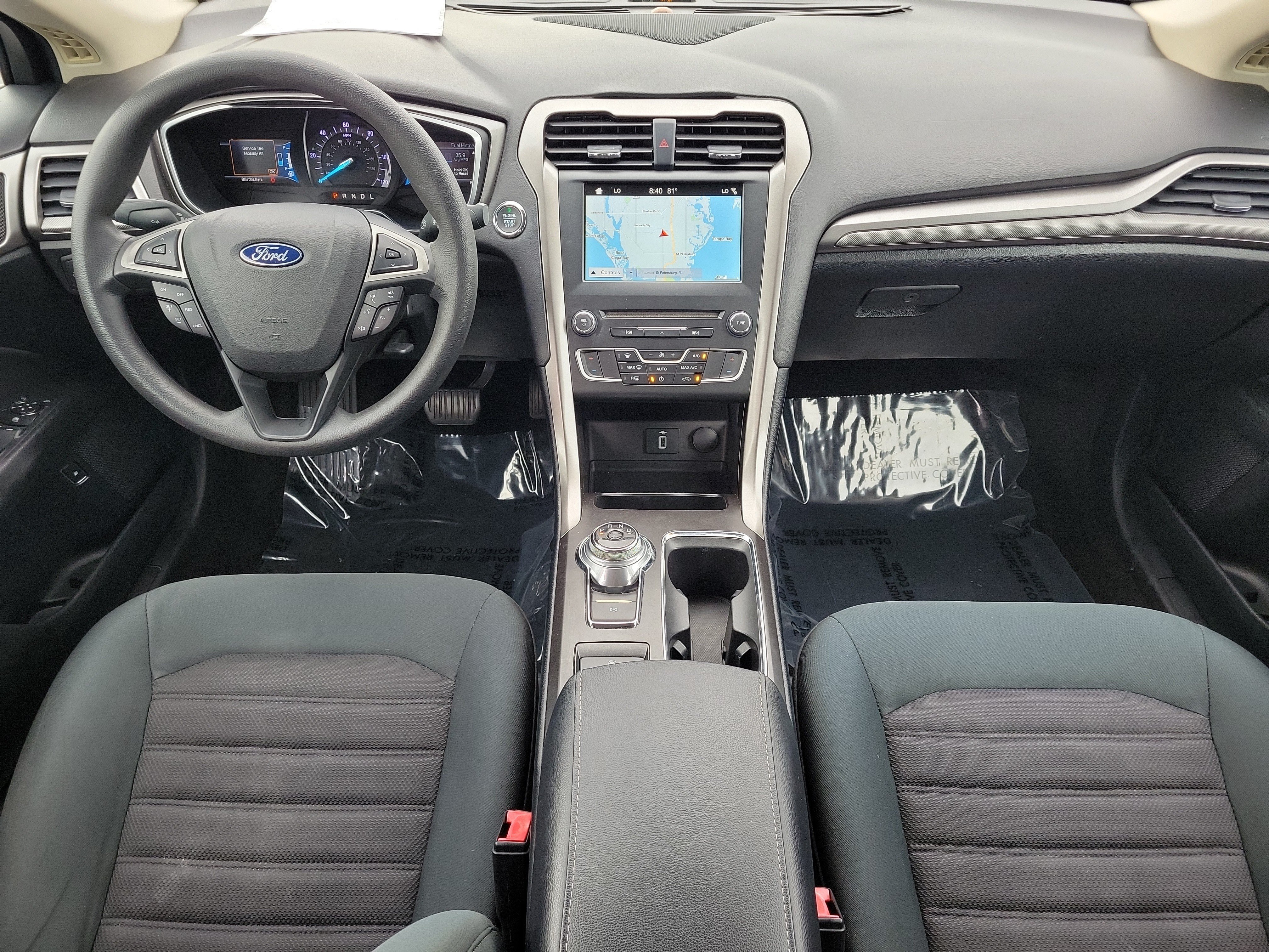 Used 2018 Ford Fusion SE FWD image 13