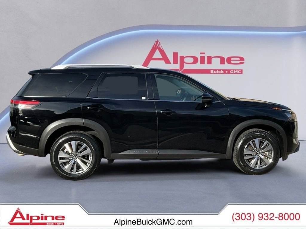 Used 2025 Nissan Pathfinder SL AWD/4WD image 6