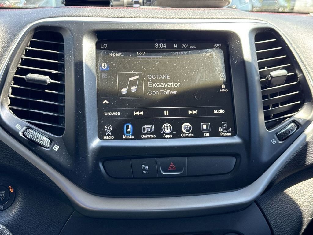 Used 2018 Jeep Cherokee Trailhawk w/ Comfort/Convenience Group AWD/4WD image 28