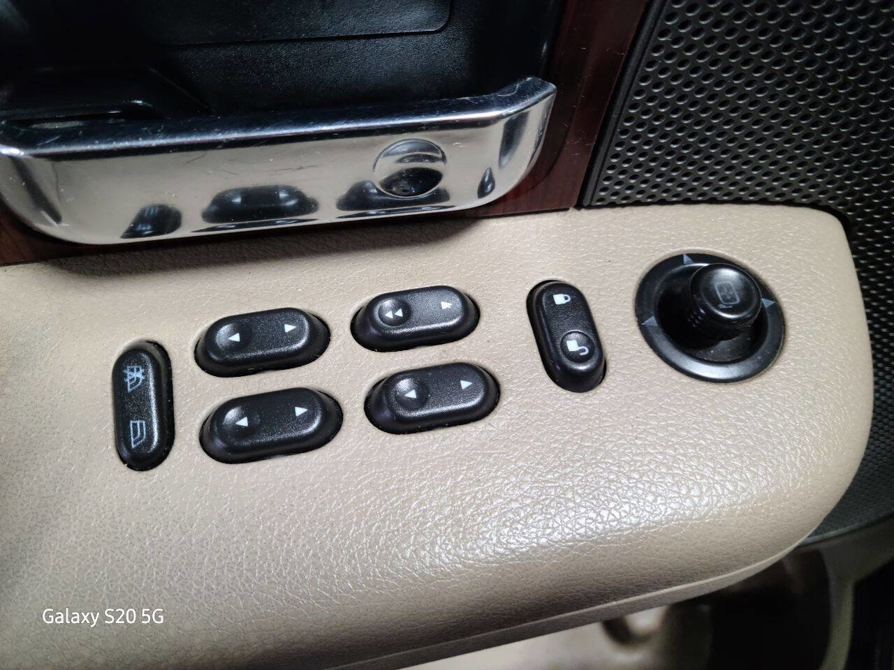 Used 2005 Ford F150 Lariat image 21