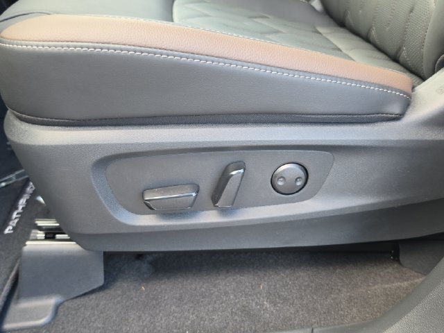 New 2026 Nissan Pathfinder Platinum FWD image 22