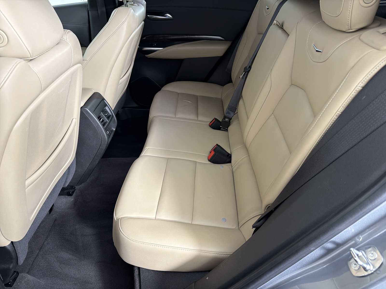 Used 2024 Cadillac XT4 Premium Luxury image 19