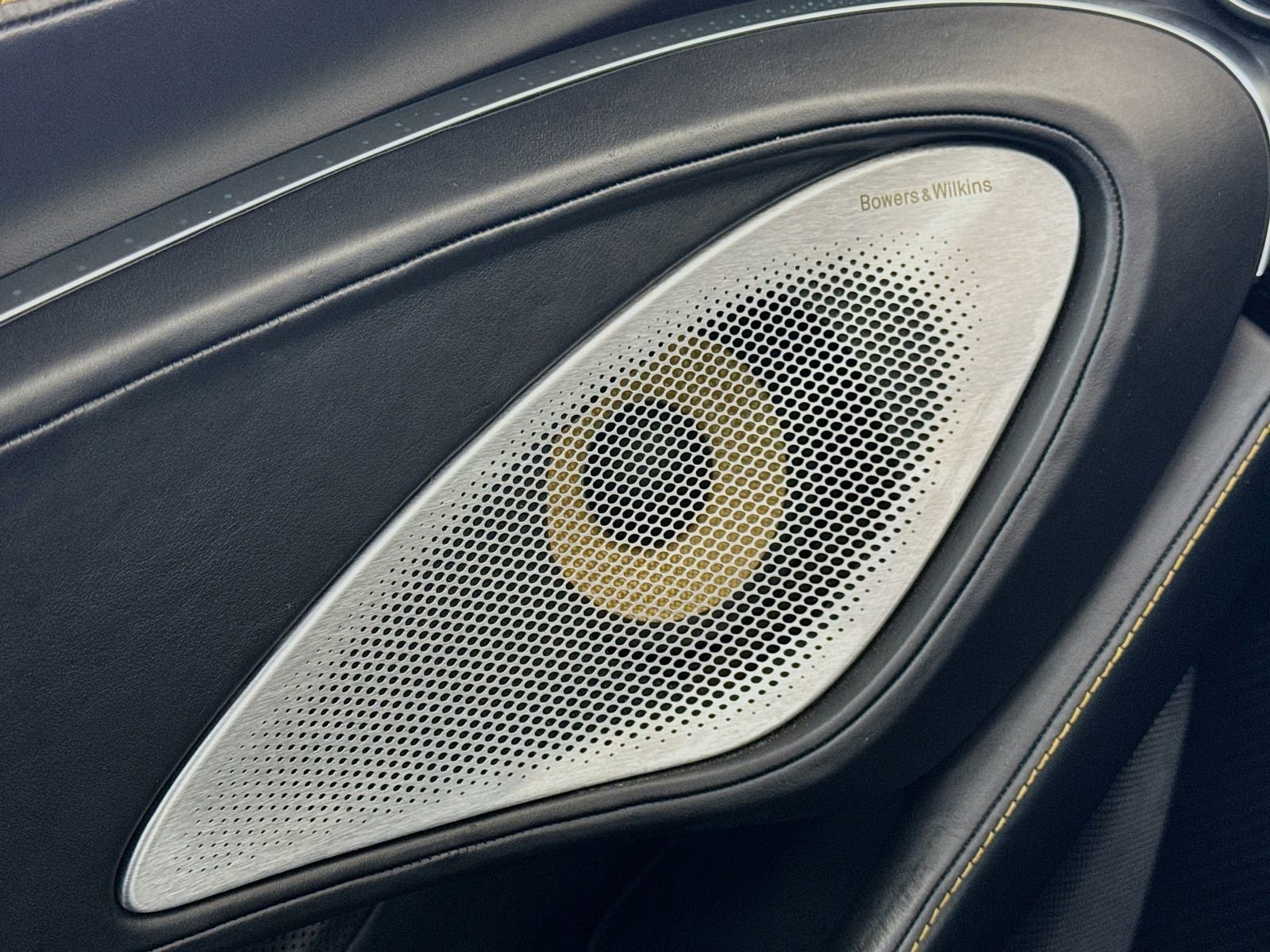 Used 2023 McLaren GT image 17