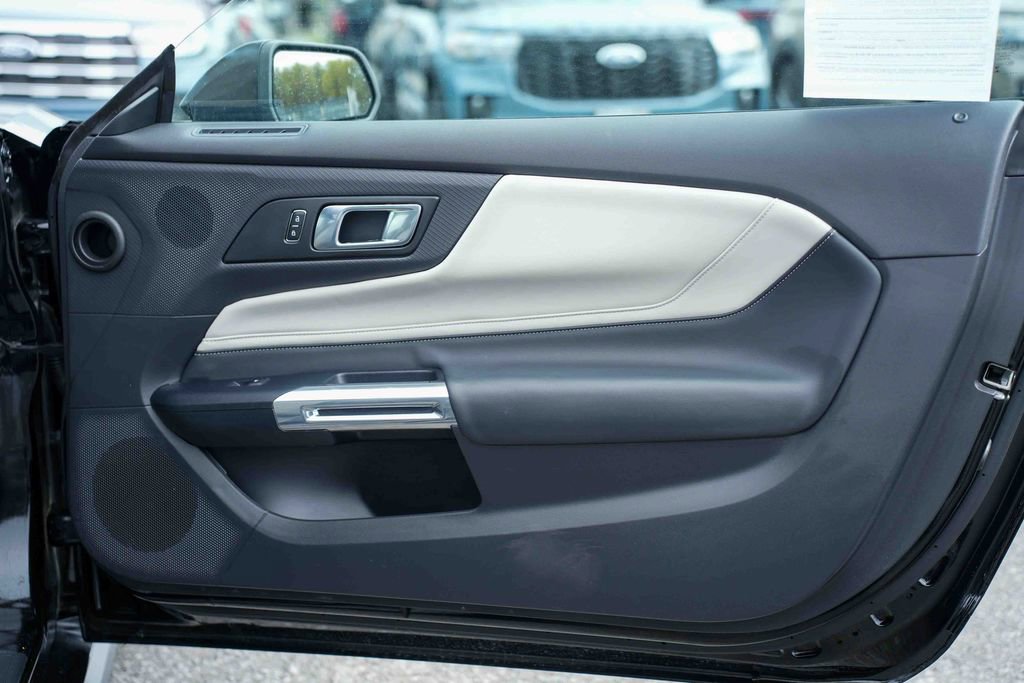 Used 2025 Ford Mustang Premium RWD image 18