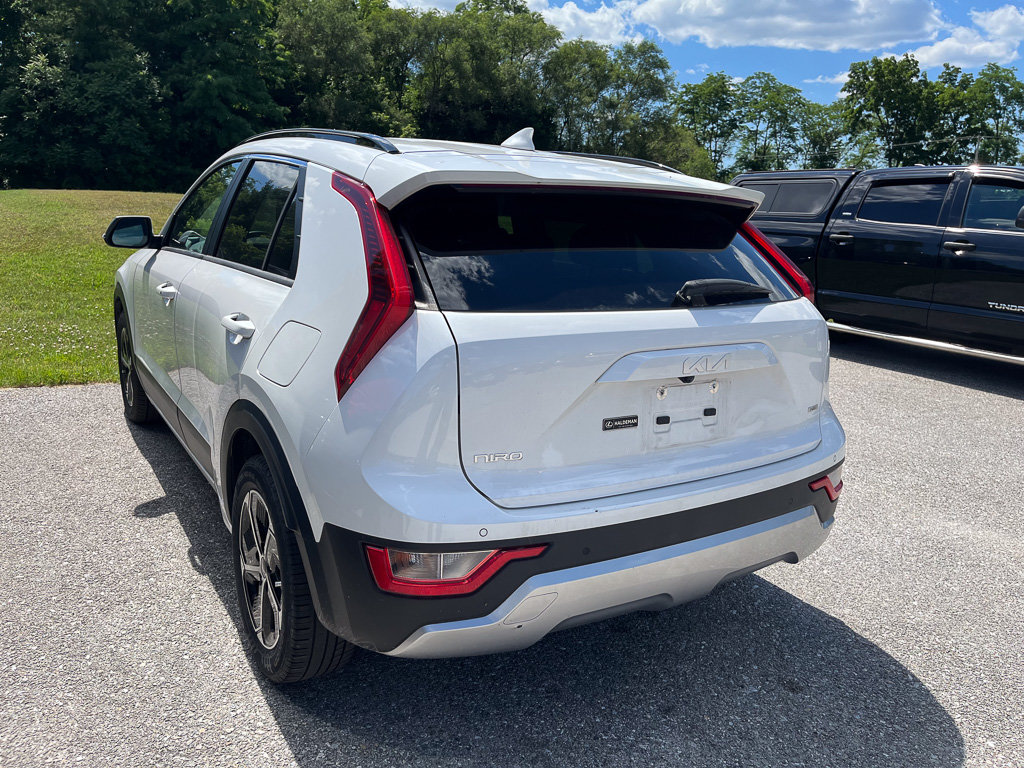 Used 2023 Kia Niro EX FWD image 3
