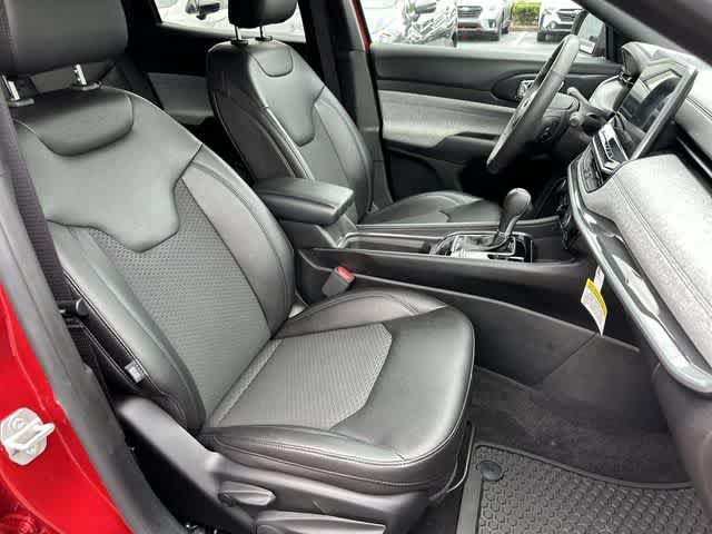 Used 2024 Jeep Compass Latitude w/ Convenience Group AWD/4WD image 19