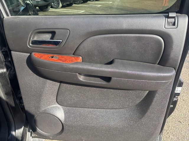 Used 2011 GMC Yukon XL SLT AWD/4WD image 9