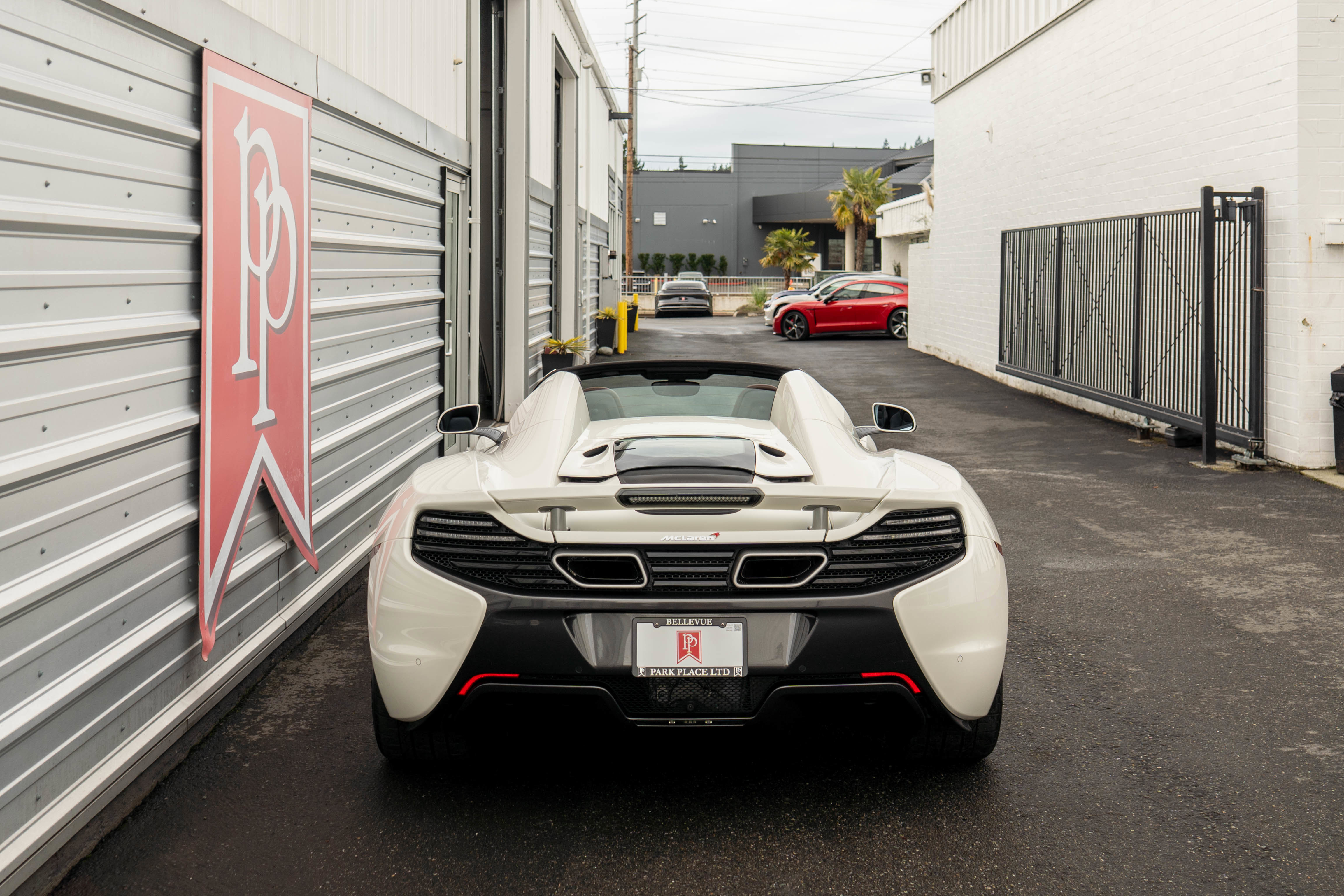 Used 2015 McLaren 650S Spider image 35