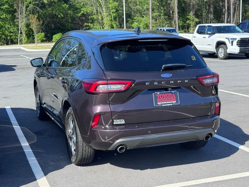 Used 2023 Ford Escape ST-Line w/ Tech Pack #1 FWD image 5