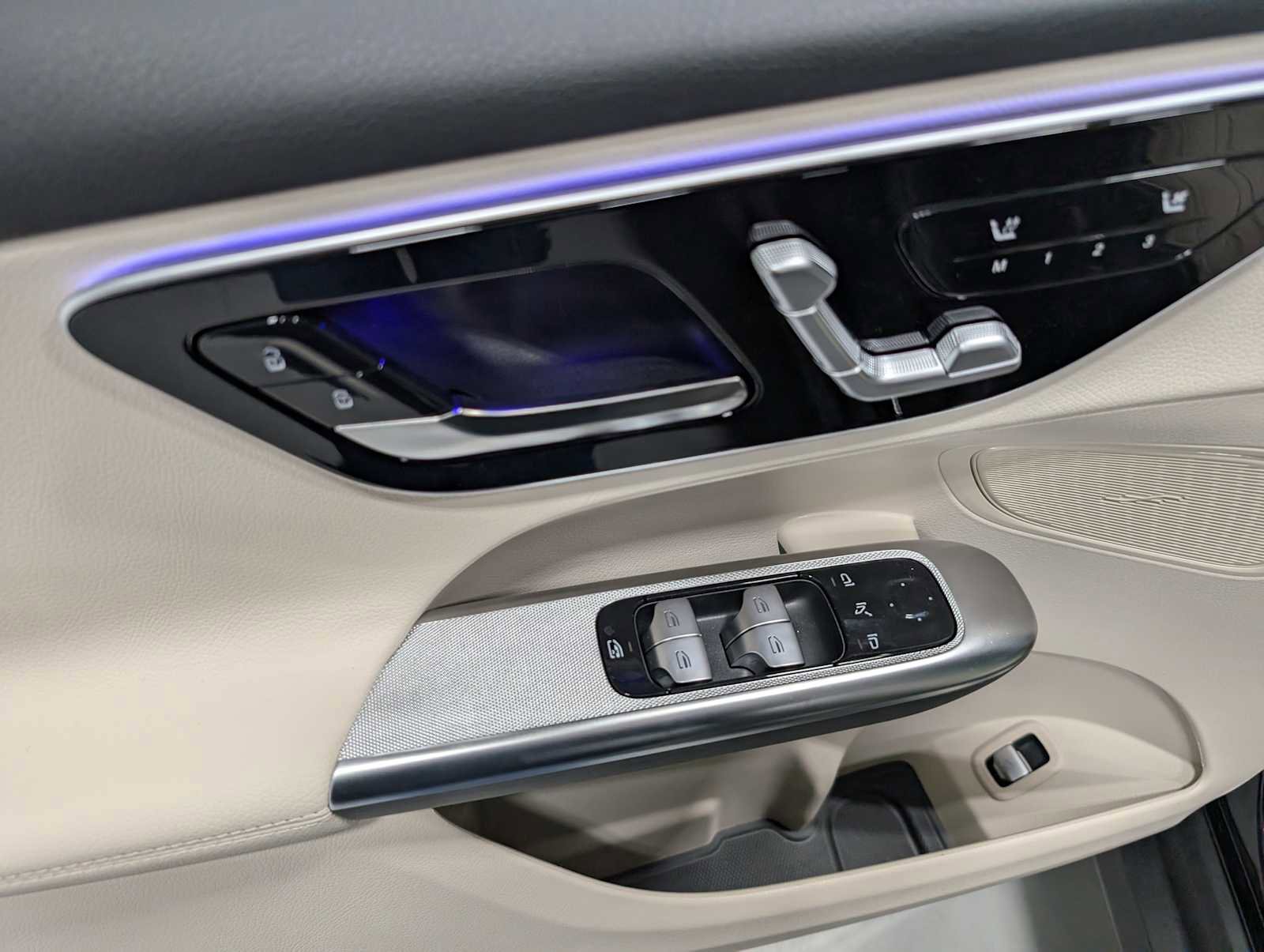 New 2026 Mercedes-Benz GLC 300 4MATIC image 34