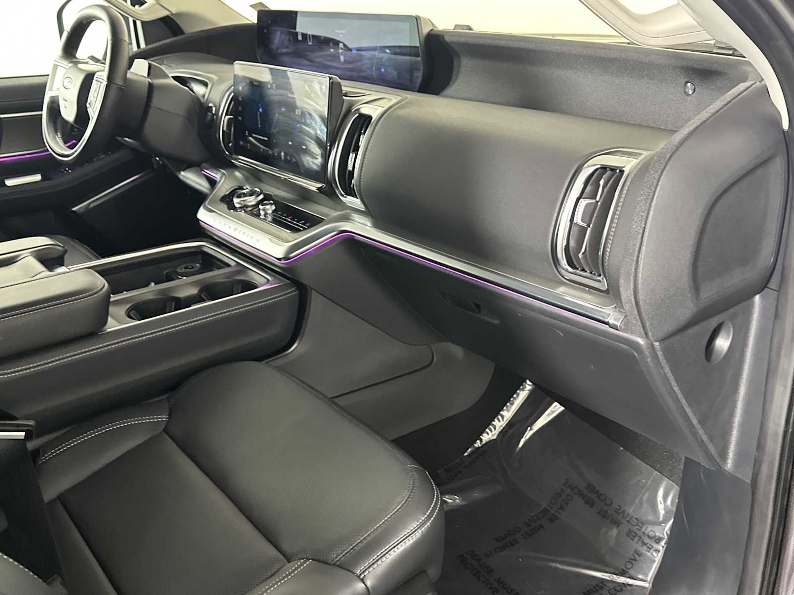 Used 2025 Ford Expedition Max Platinum w/ Driver's Package AWD/4WD image 16