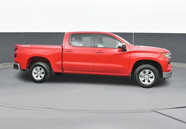 Used 2025 Chevrolet Silverado 1500 LT AWD/4WD image 17