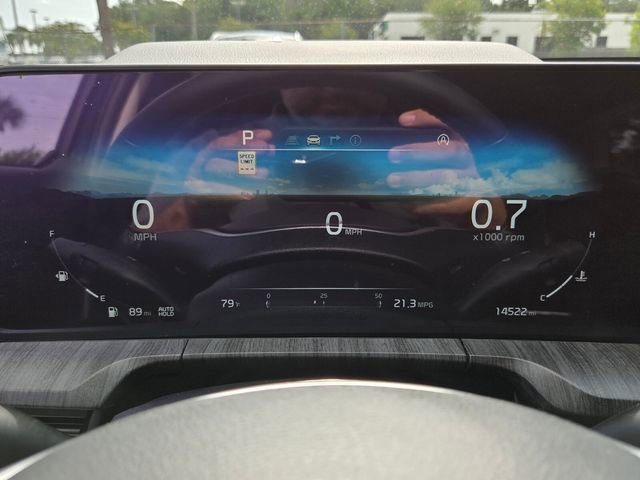 Used 2025 Kia Telluride SX w/ SX Captain's Chair Package FWD image 32