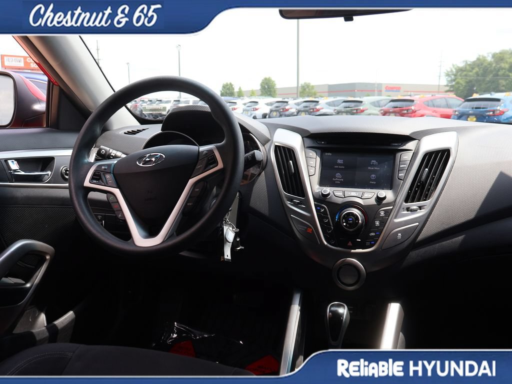 Used 2016 Hyundai Veloster FWD image 14