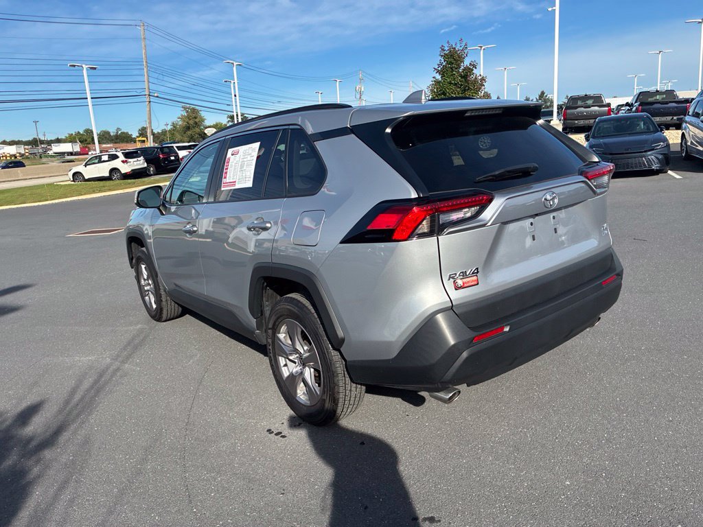 Used 2025 Toyota RAV4 XLE AWD/4WD image 13